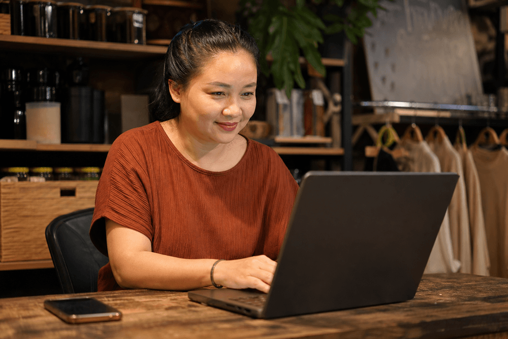 Chủ shop tự trả lời khách khi cần sự gần gũi