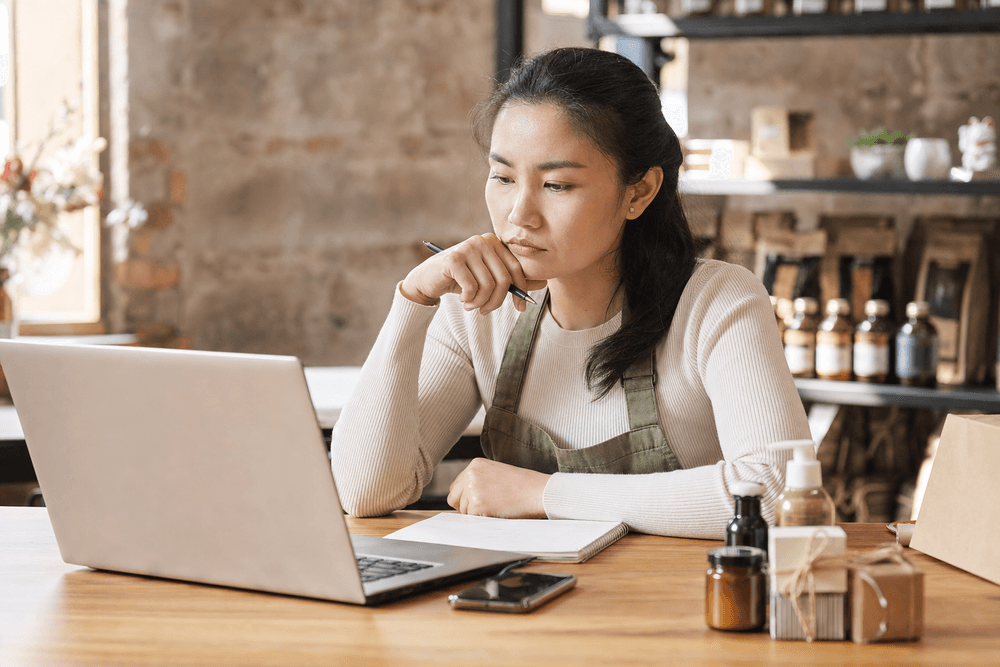 Chủ shop cân nhắc khi nào nên dùng livestream AI