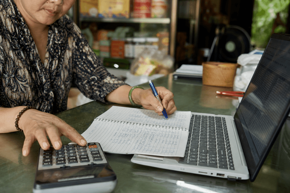 Tính ngưỡng doanh thu và số thuế phải nộp cho shop online