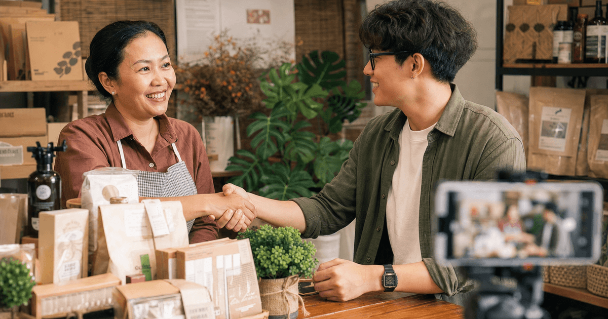 Chừa phần lợi cho người khác: bài học Lý Gia Thành cho shop online
