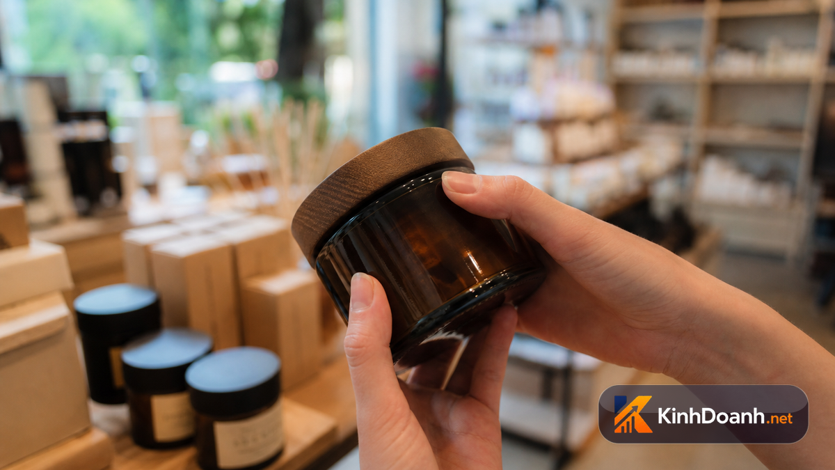 Hiệu ứng sở hữu: vì sao khách cầm thử rồi thì khó buông?