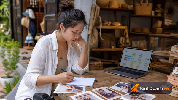 Hiệu ứng quen thuộc: khách thấy shop đủ nhiều rồi mới bớt sợ chốt đơn